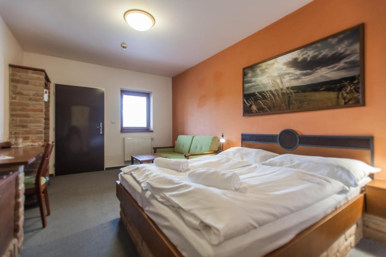 Hotel Vinar - Bed & Breakfast Kurdějov المظهر الخارجي الصورة