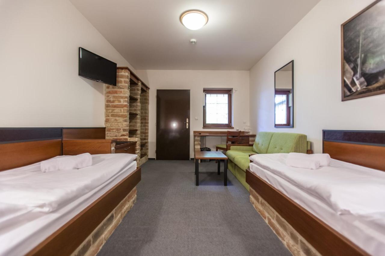 Hotel Vinar - Bed & Breakfast Kurdějov المظهر الخارجي الصورة