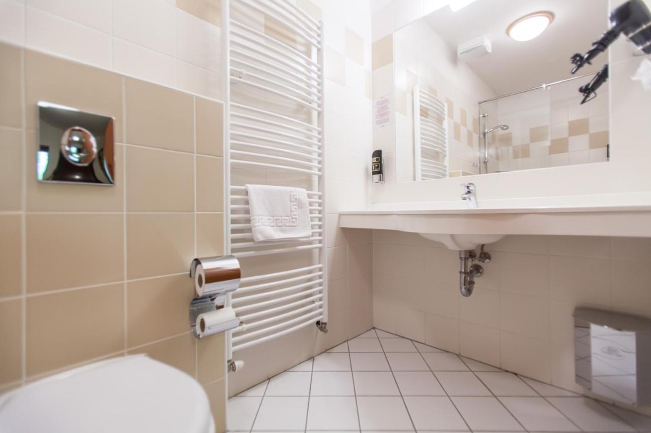 Hotel Vinar - Bed & Breakfast Kurdějov المظهر الخارجي الصورة