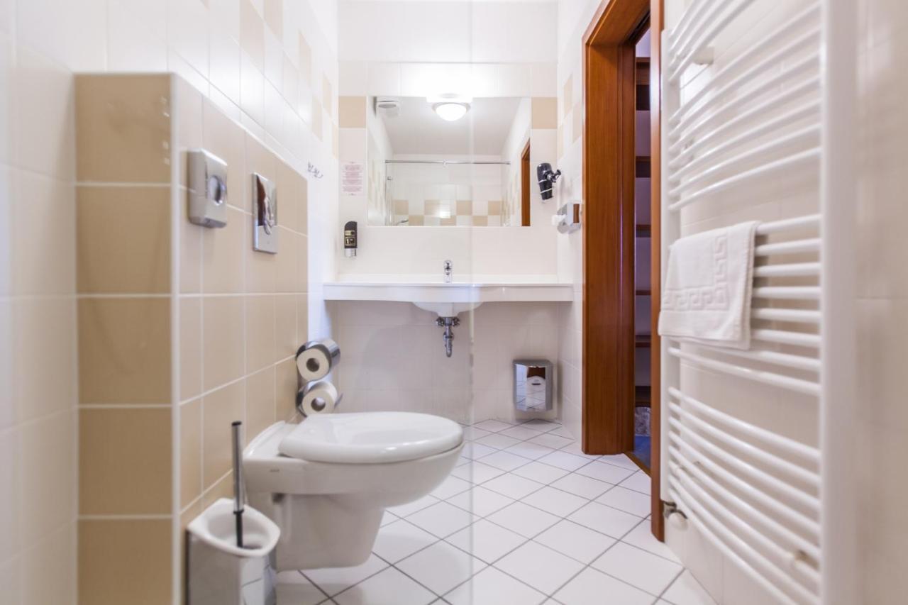 Hotel Vinar - Bed & Breakfast Kurdějov المظهر الخارجي الصورة