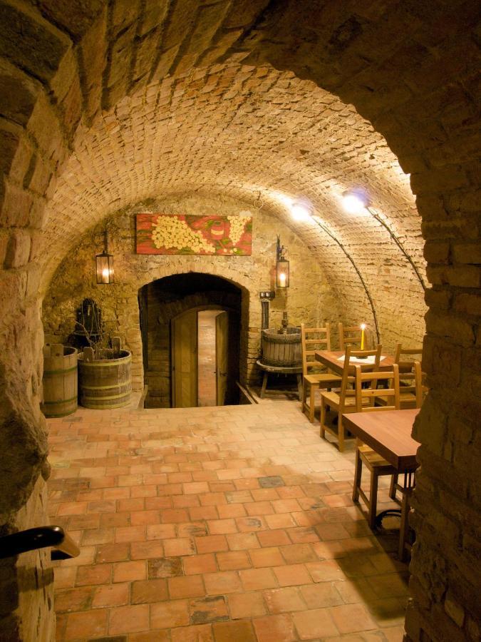 Hotel Vinar - Bed & Breakfast Kurdějov المظهر الخارجي الصورة